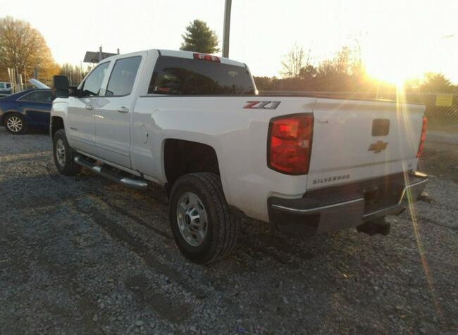 Chevrolet Silverado 2500, 6.0L, 4x4, porysowany lakier