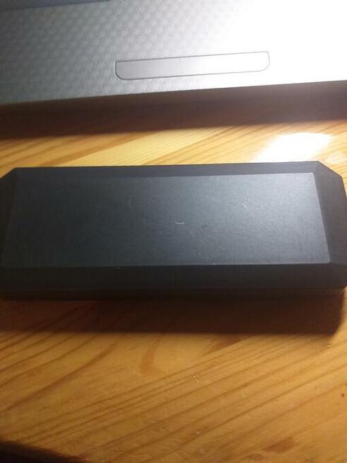 Sprzedam etui z piórem i długopisami