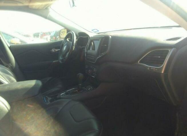 Jeep Cherokee 2019, 2.4L, LATITUDE PLUS, od ubezpieczalni