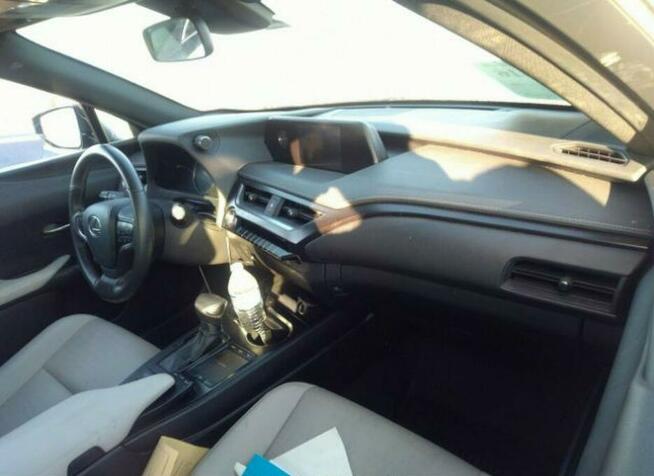 Lexus UX 2020, 2.0L, po kradzieży