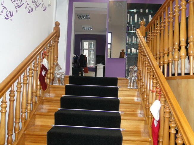 SALON FRYZJERSKI KOSMETYCZNY W ŚRÓDMIEŚCIU