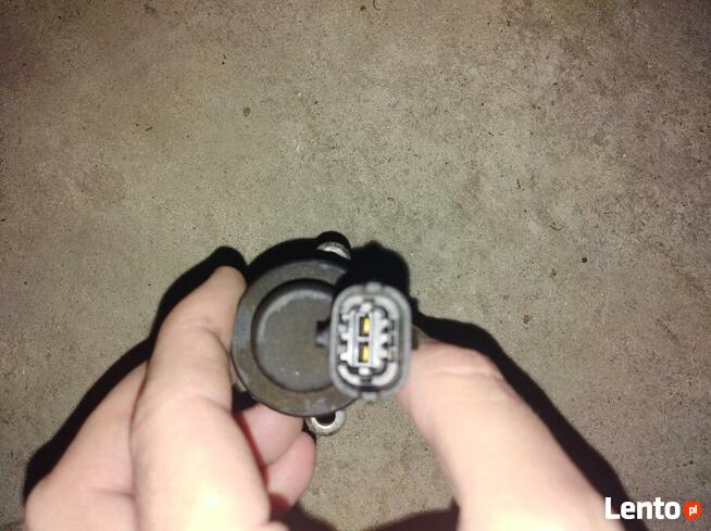 Sprzedam zawór ciśnienia paliwa do renault clio diesel