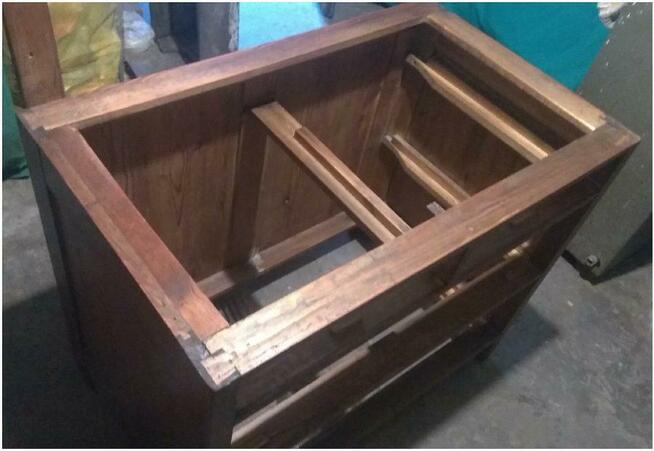 Toaletka z marmurowym blatem