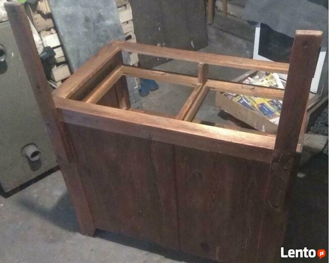 Toaletka z marmurowym blatem