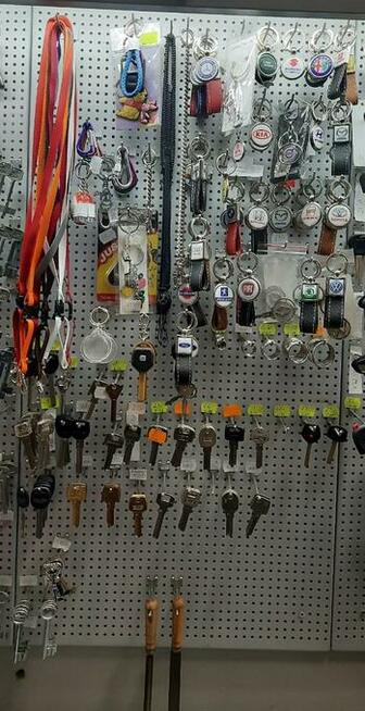 Dorabianie kluczy samochodowych, mieszkaniowych. Szewc