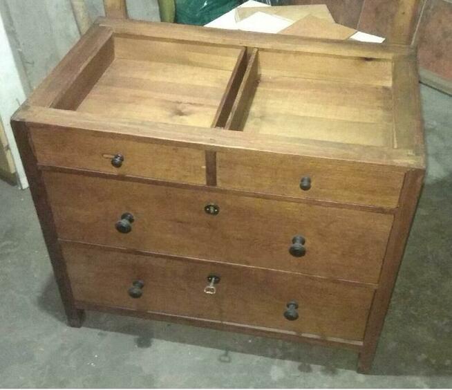 Toaletka z marmurowym blatem