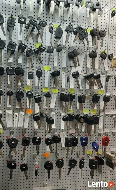 Dorabianie kluczy samochodowych, mieszkaniowych. Szewc