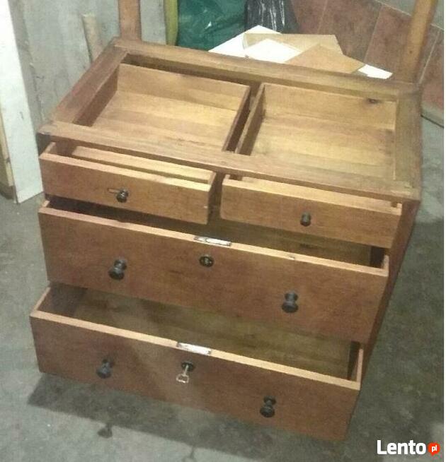 Toaletka z marmurowym blatem