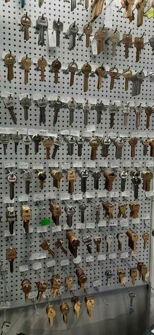 Dorabianie kluczy samochodowych, mieszkaniowych. Szewc