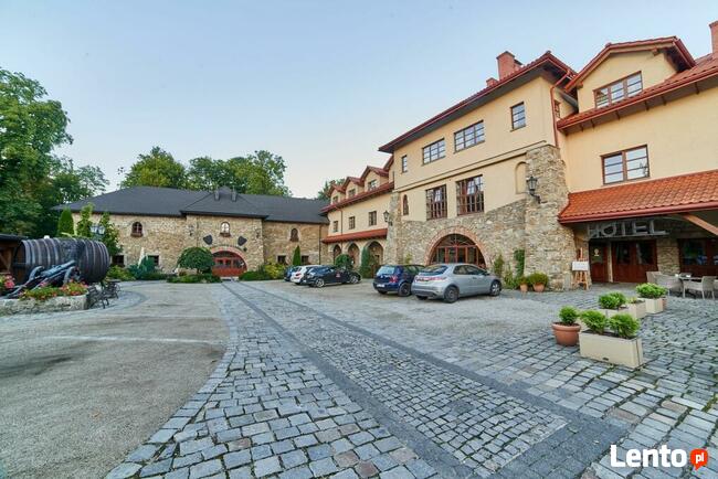 Romantyczny Weekend we Dwoje w Starej Winiarni