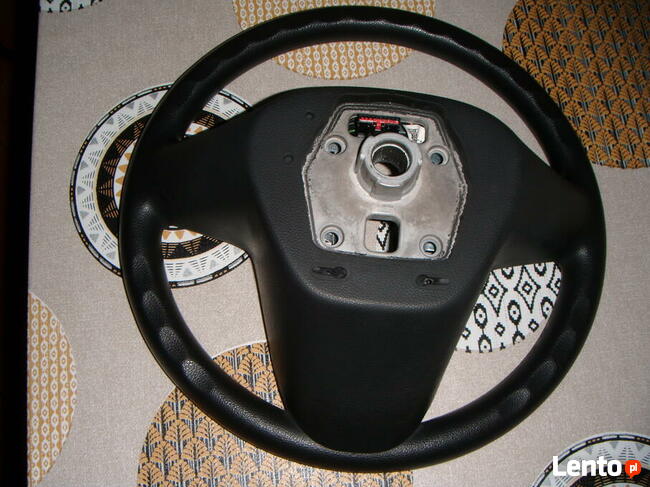 Sprzedam kierownicę do Opel Astra J z 2018 roku.