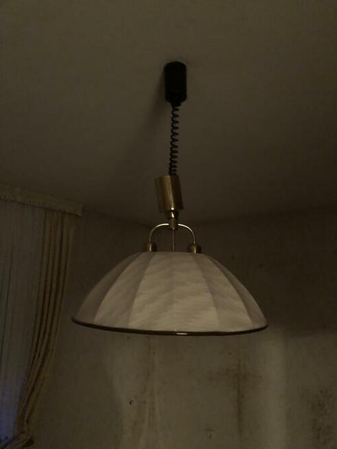 Żyrandole lampy oświetlenie