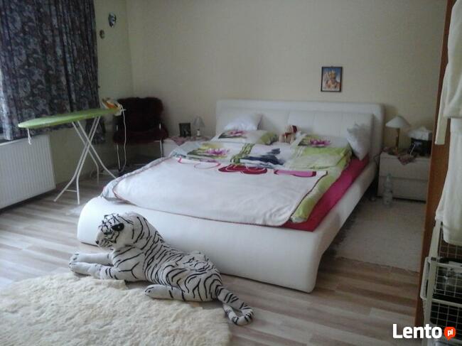 Łòźko do sypialni jak nowe