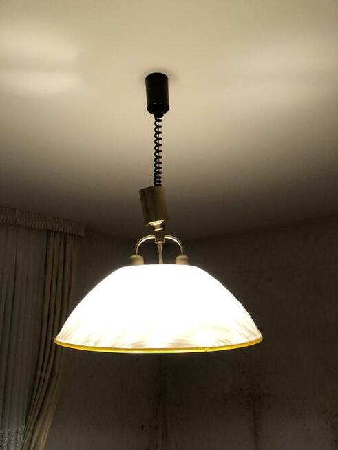 Żyrandole lampy oświetlenie