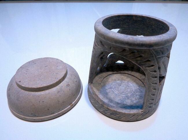 Kominek do olejów eterycznych z kamienia mydlanego -Indie