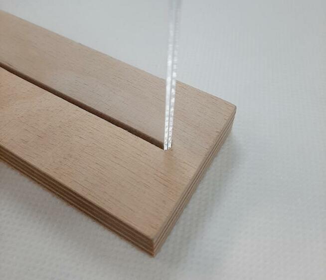 Stojaki pleksi drewniana podstawa na ulotkę A5