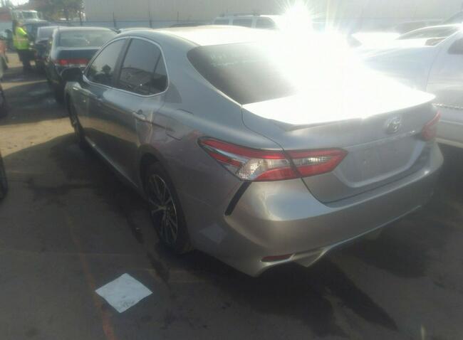 Toyota Camry 2018, 2.5L, porysowany lakier