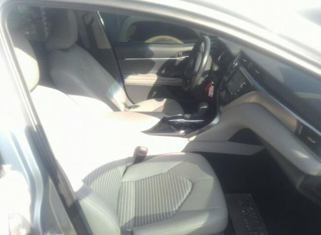 Toyota Camry 2018, 2.5L, porysowany lakier