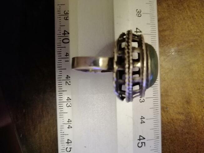 1. Pierścionek ORNO z kamieniem zielonym, sygnowany