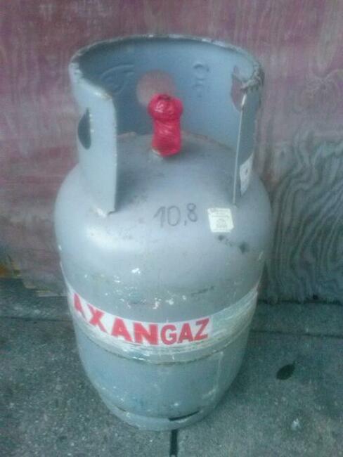 Butla gazowa 11 kg, pełna gazu, oplombowana, 200 zł.