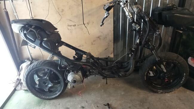 Rama skutera Yamaha Aerox