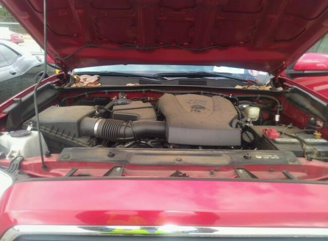 Toyota Tacoma 2017, 3.5L, porysowany lakier