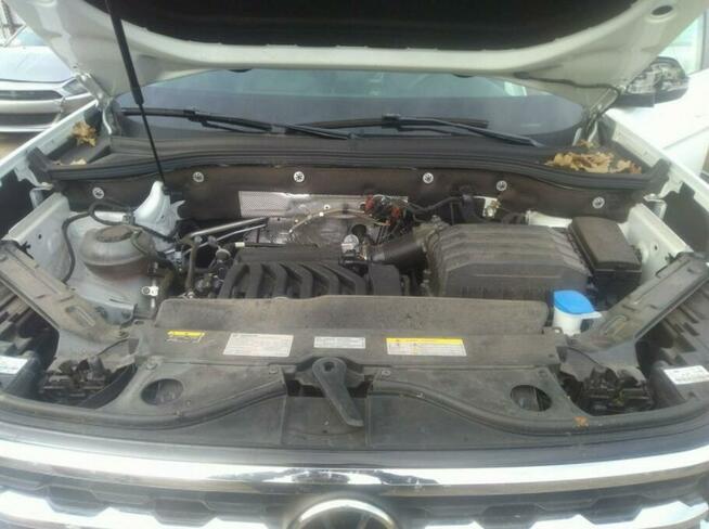 Volkswagen Atlas 2021, 3.6L, po gradobiciu