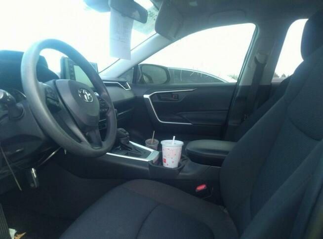 Toyota RAV-4 2019, 2.5L, LE, po gradobiciu