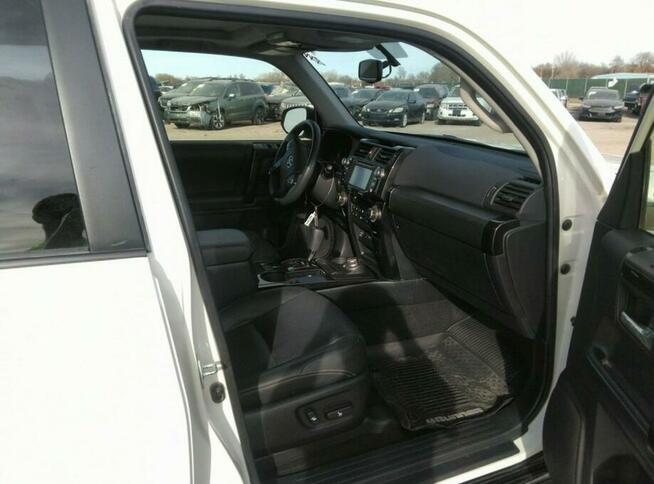 Toyota 4-Runner 2019, 4.0L, 4x4, porysowany lakier