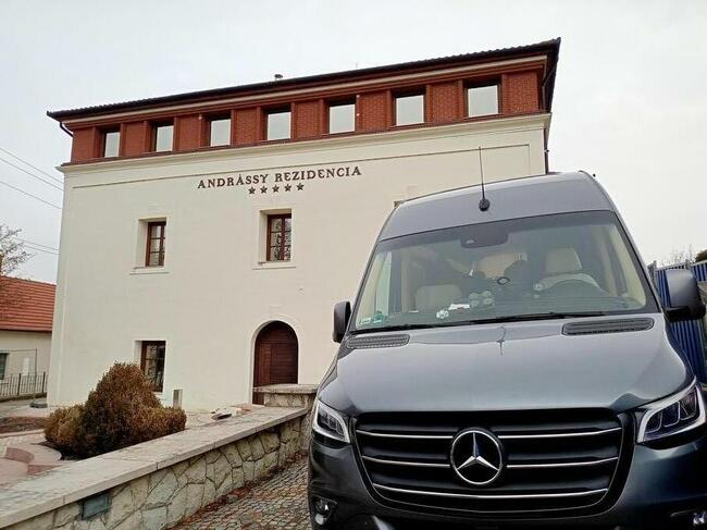 Wynajem busów i autokarów Warszawa , wynajem busa VIP