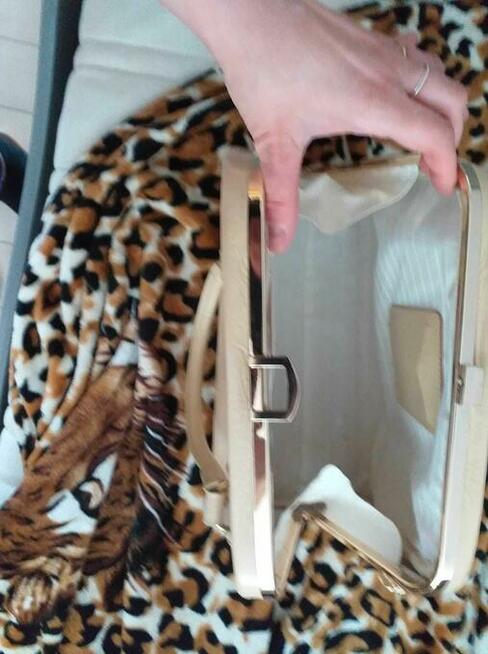 Torebka piękna w kolorze kremowym-wspierasz zwierzaki-aktualne