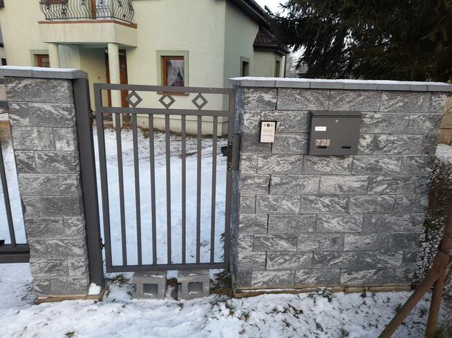 ogrodzenia murowanie z łupkow bloczkow pustakow