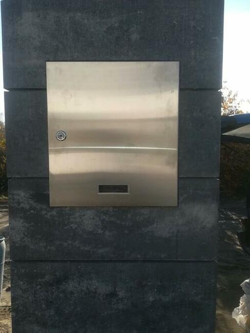 Pustaki ogrodzeniowe gładkie, łupane