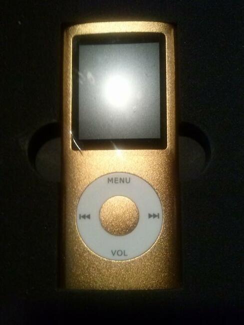 Odtwarzacz MP 3 fabrycznie nowy z pudełkiem.