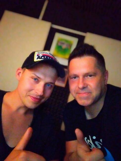 DJ (Wodzirej )wokalista:zagra Sylwestra