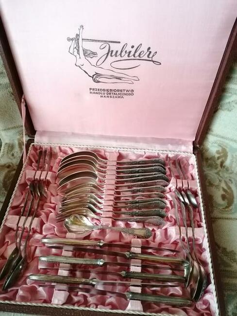 PLATERY W STYLU ROMANSKIM