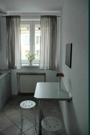 3 pokoje w Śródmiesciu