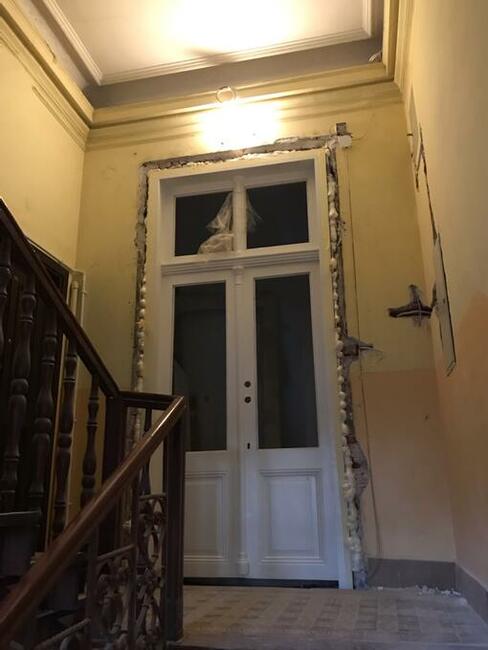 Odnawianie starych drzwi i okien