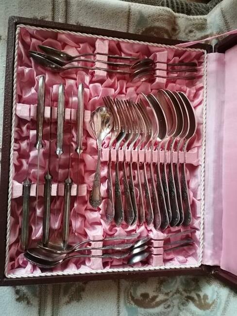 PLATERY W STYLU ROMANSKIM