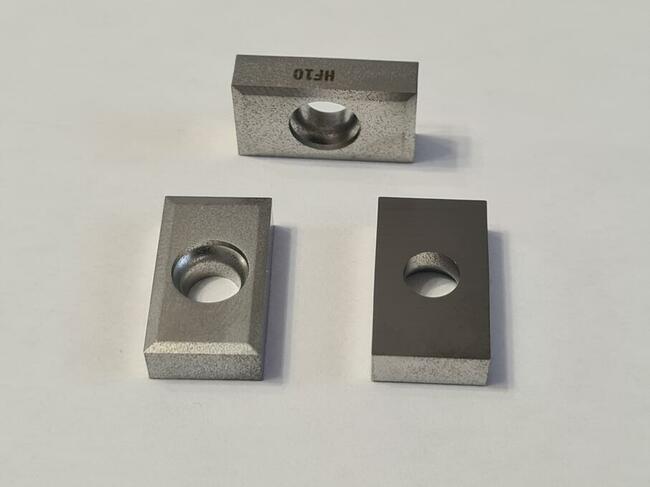 Kostki prowadzące z węglika spiekanego do przecinarki pegas