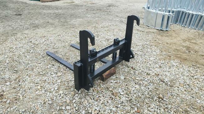 Paleciak widlak widły do słomy udźwig 2 tony JCB