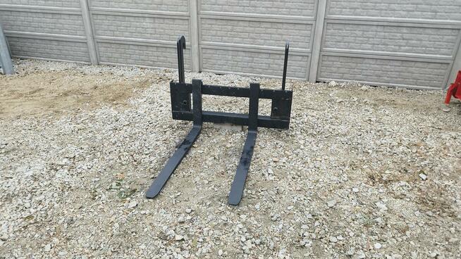 Paleciak widlak widły do słomy udźwig 2 tony JCB