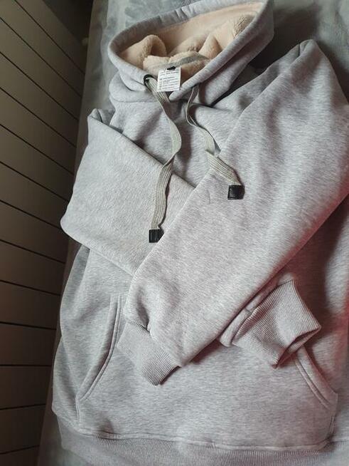 Bluza z kapturem z eco futrem