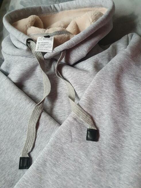 Bluza z kapturem z eco futrem
