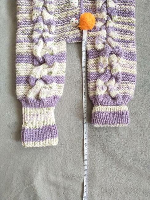 Ręcznie robiony kombinezon niemowlęcy z kapturem - eskimosik