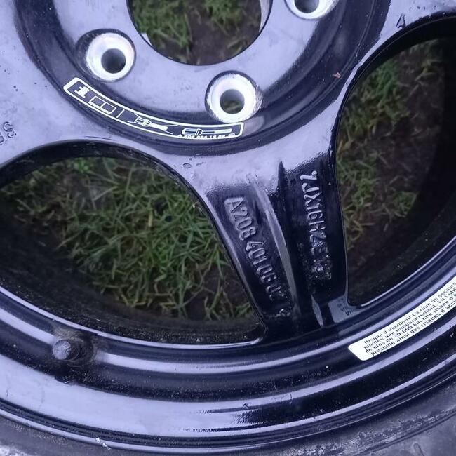 Oponę z nową czarną felgą do CLK z 1999 roku