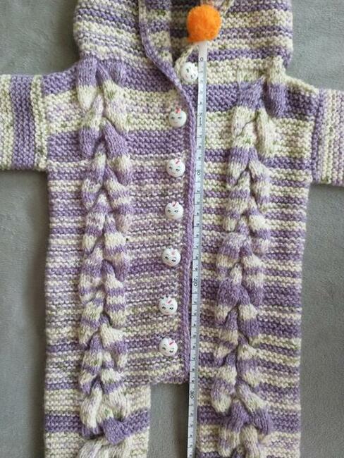 Ręcznie robiony kombinezon niemowlęcy z kapturem - eskimosik