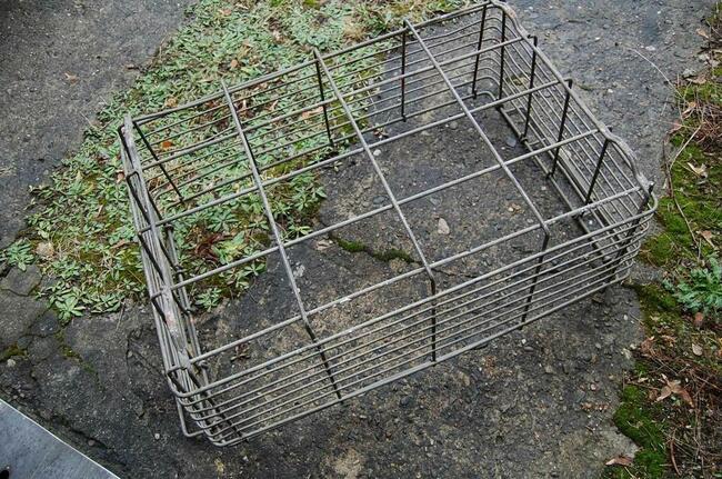 Stary, PRL, metalowy kosz transportowy, magazynowy 75x50x30.