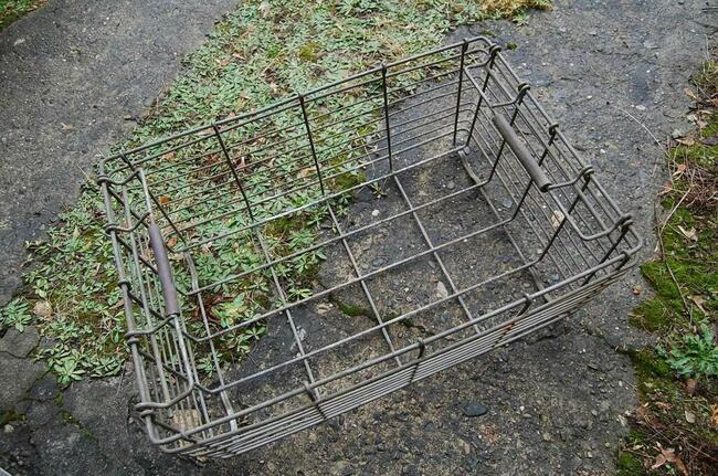 Stary, PRL, metalowy kosz transportowy, magazynowy 75x50x30.