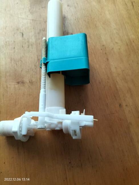 Zawór 1/2 cała do kompaktu WC